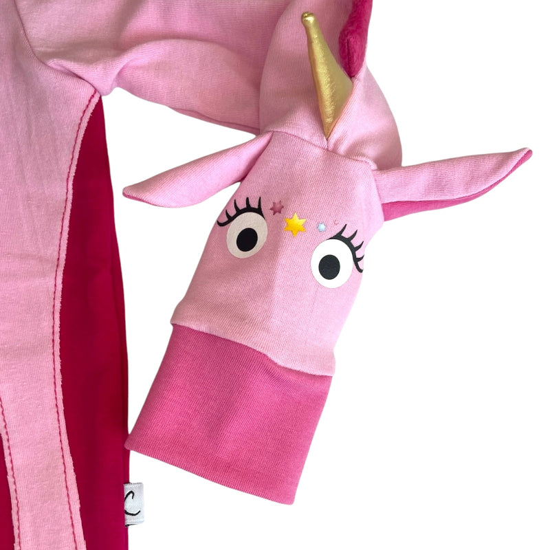 Luanimals Motiv Einhorn Elon als Detailansicht der Applikation mit Wimpern in rosa und pink