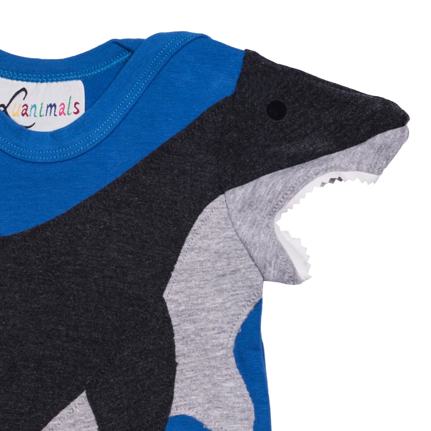 Babybody für Neugeborene und Kleinkinder Detail in blau mit grauem Hai Henry von Luanimals