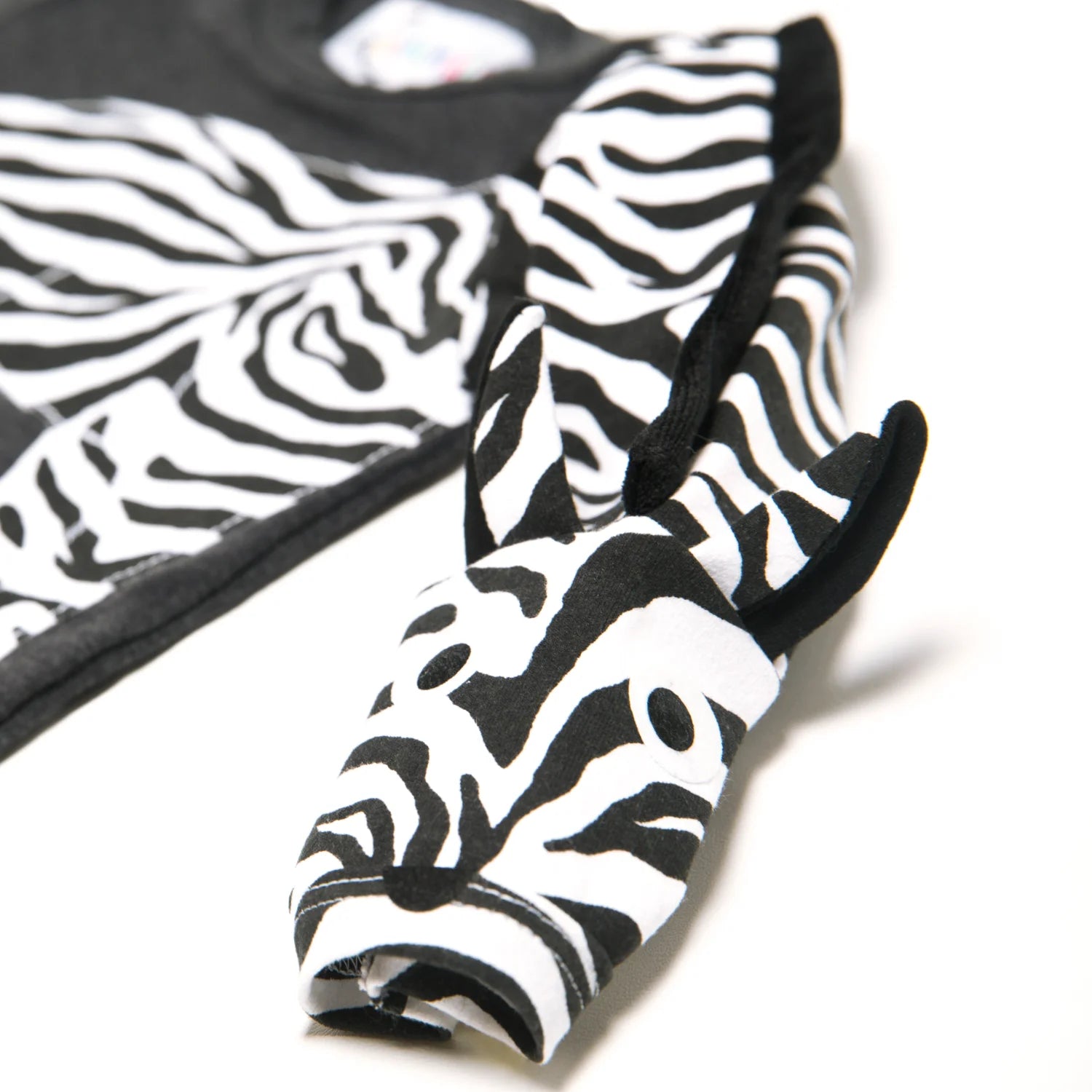 Babybody Detailaufnahme von Tiermotiv Zebra Zora in grau aus Baumwoll-Jersey von Luanimals