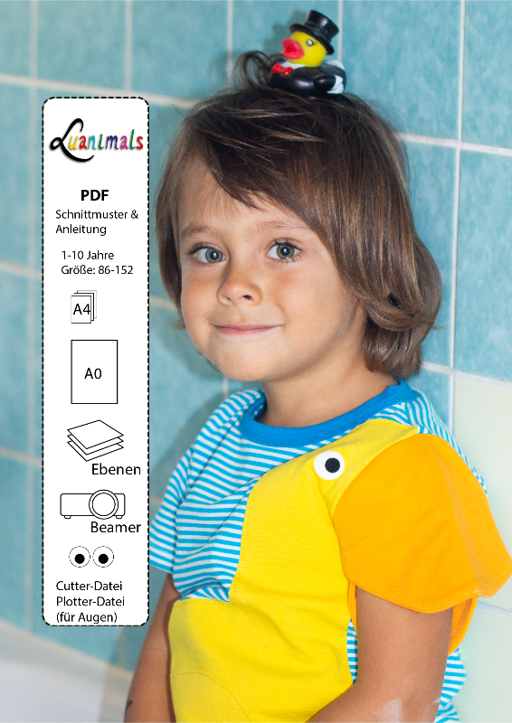 Kind mit T-Shirt aus Schnittmuster Ente Emma in blau von Luanimals 