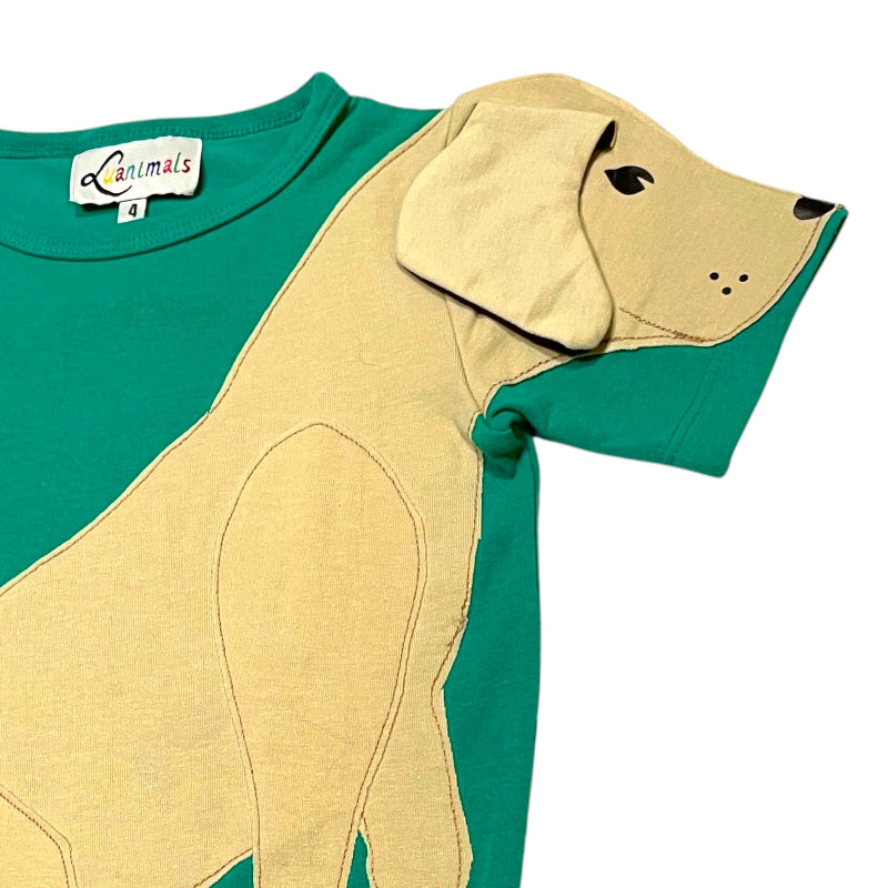 T-Shirt mit kreativem Hunde Motiv Labrador Luana am Ärmel in türkis und beige von Luanimals